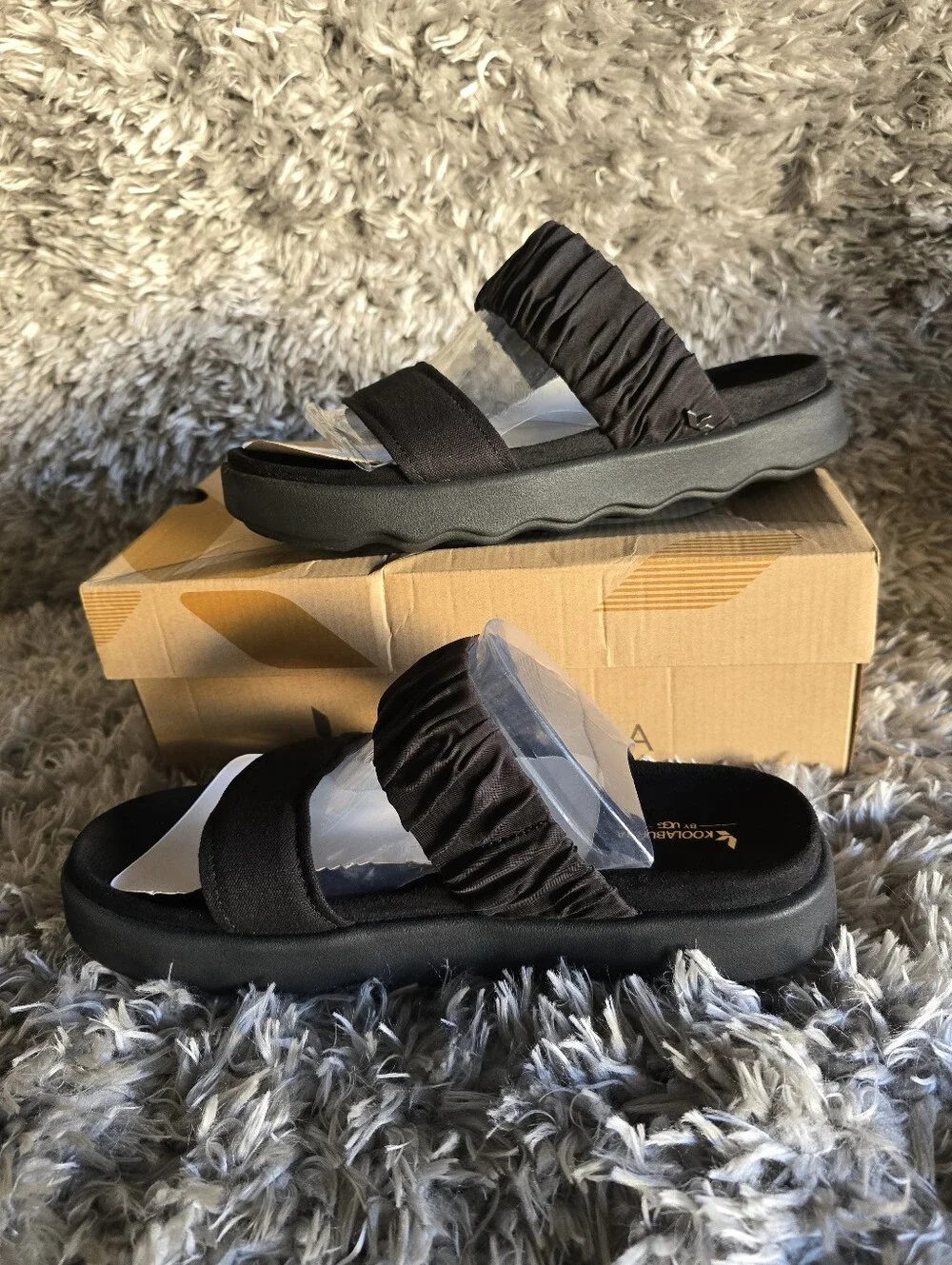 Koolaburra Women's Black W TAYLA Slide Sandals